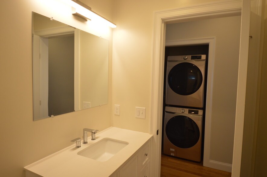 Building Photo - 66 Allston St