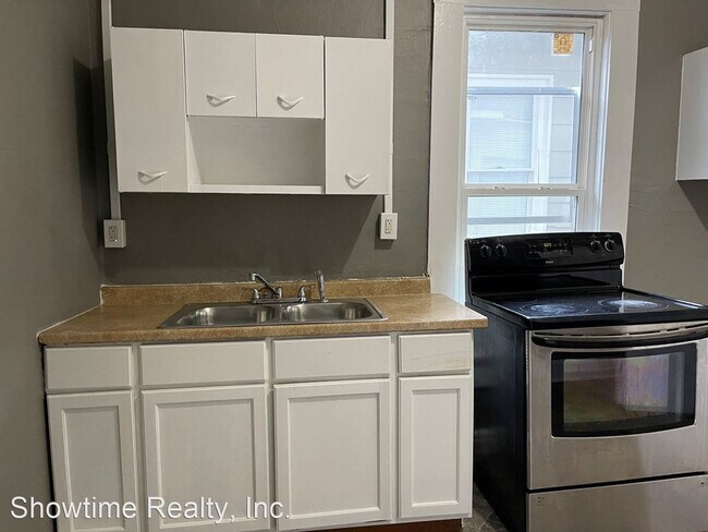 Building Photo - 1 br, 1 bath House - 2827 Waverly Ave. Unit A