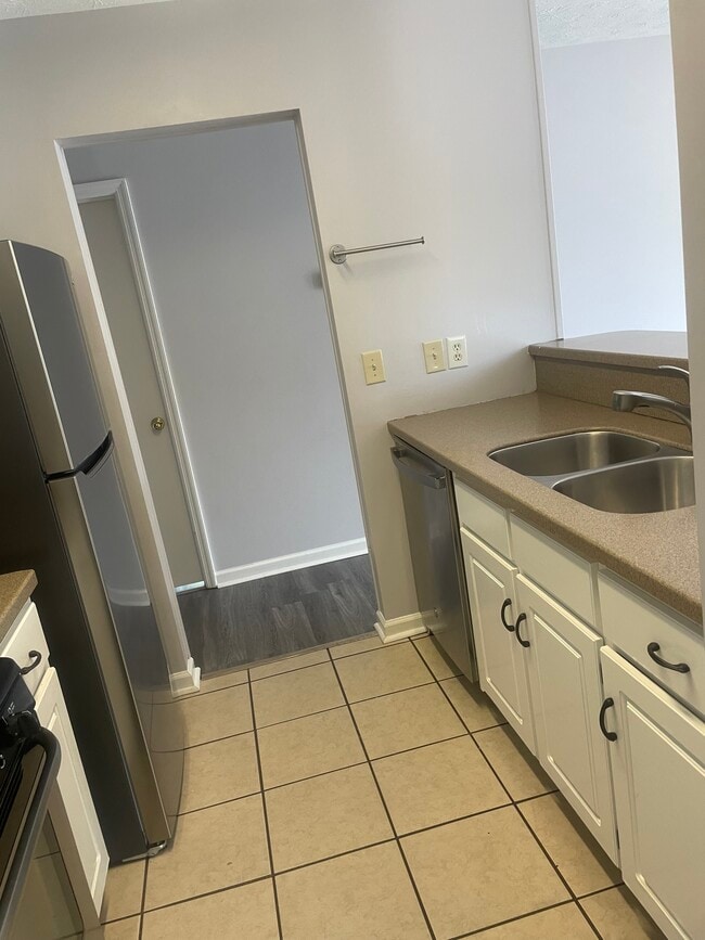 Building Photo - 5816 Cameo Ct