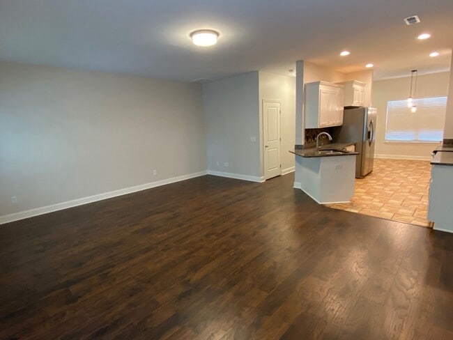 Building Photo - This beautifully 1 small Pet friendly 3 be...