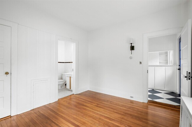 Building Photo - 32 Stuyvesant Ave