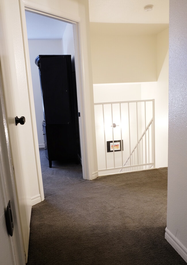 Building Photo - 6127 Meadowhaven Ln