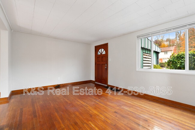 Building Photo - 136 Lynnwood Dr