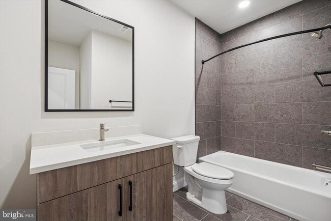 Building Photo - 2153 E Lehigh Ave