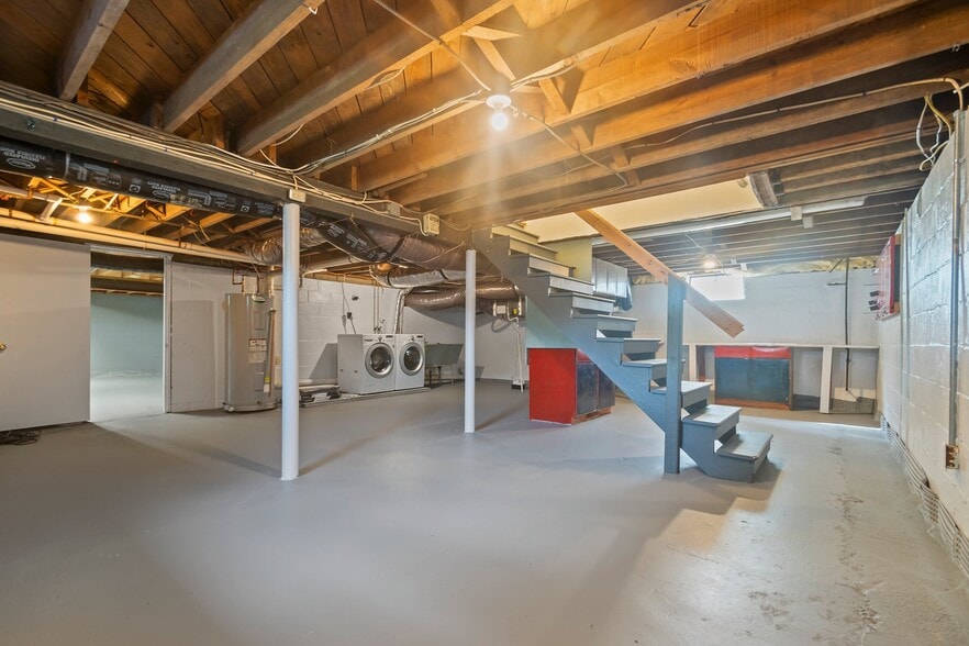 Building Photo - 2209 Monocacy Rd