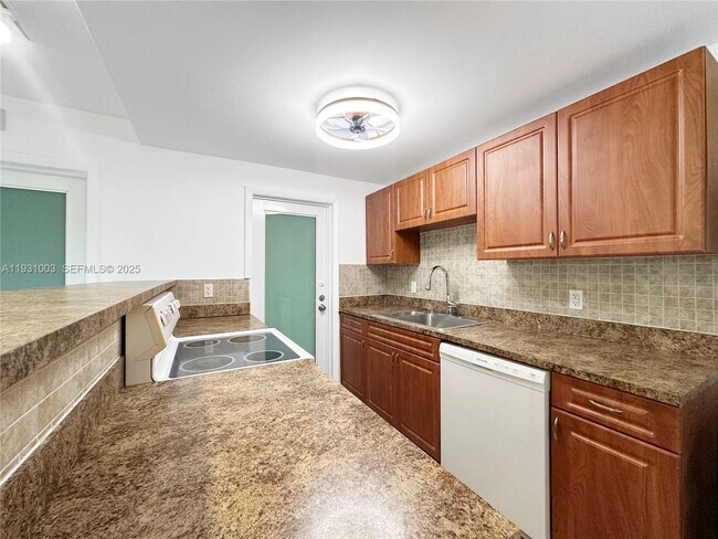 Building Photo - 363 Washington Ave