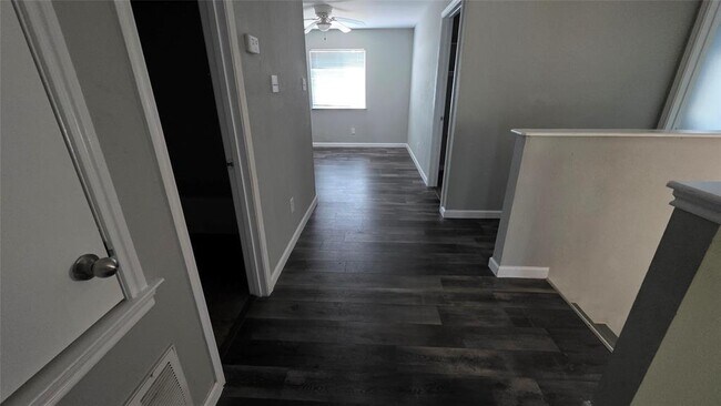 Building Photo - 5605 Clyde Ln