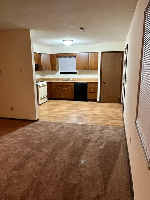 Building Photo - 614 Johnson Hill Rd