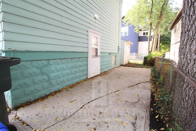 Building Photo - Campus Home - Fall 2026!