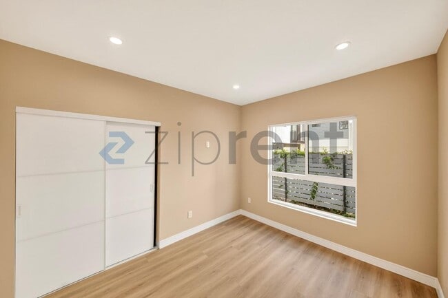 Building Photo - 225 N Burlington Ave