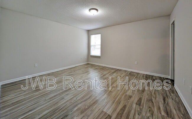 Building Photo - 8601 India Ave