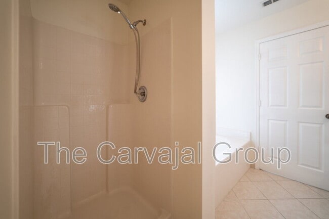 Building Photo - 1215 Kempton Chase Pkwy