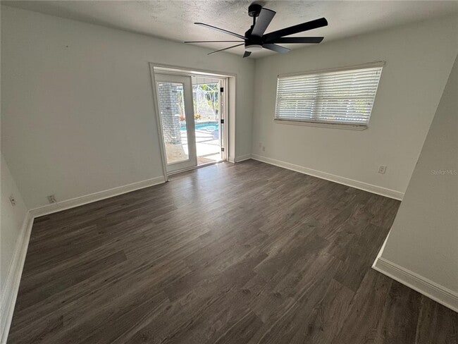 Building Photo - 3740 Aberdeen Dr