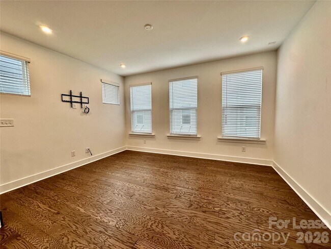 Building Photo - 5013 Sovereignty Ct