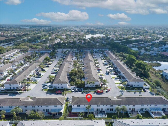 Building Photo - 136 SW 169th Ave