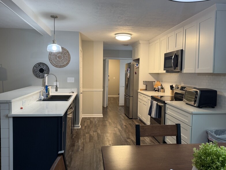 Building Photo - 244 Windmere Dr