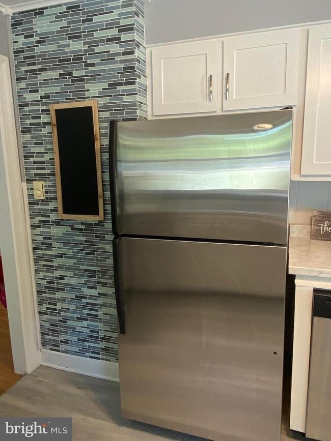 Building Photo - 1009 Tyler Ave