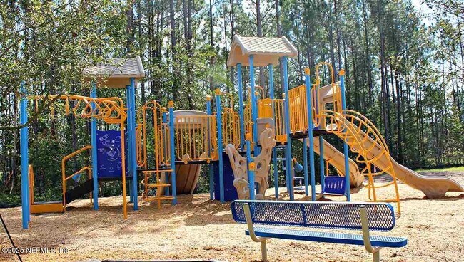 Building Photo - 292 Servia Dr