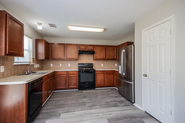 Building Photo - 22922 Twisting Pine Dr