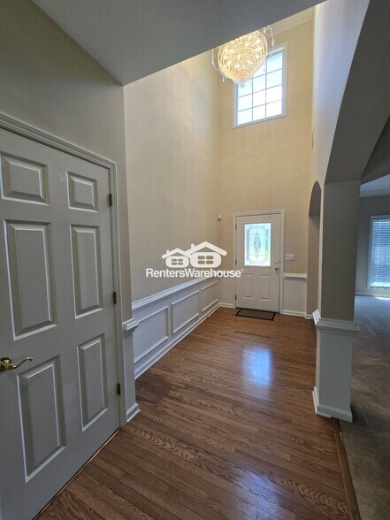 Building Photo - 2761 Autumn View Dr