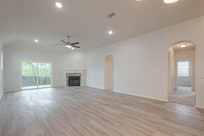 Building Photo - 988 Arbor Crossing