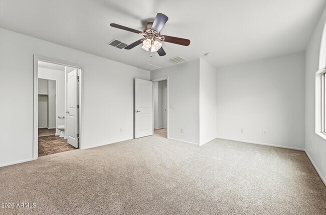 Building Photo - 6135 E Paradise Ln
