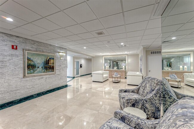 Building Photo - 3900 Galt Ocean Dr
