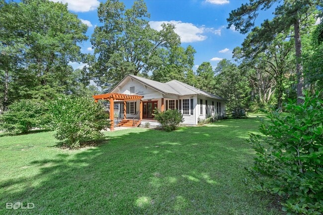 Building Photo - 3 Bedroom 2 Bathroom Home in Plain Dealing