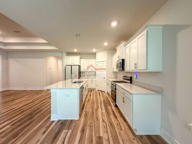 Building Photo - 220 Camellia Dr