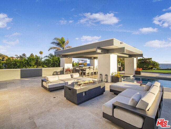 Building Photo - 30020 Morning View Dr