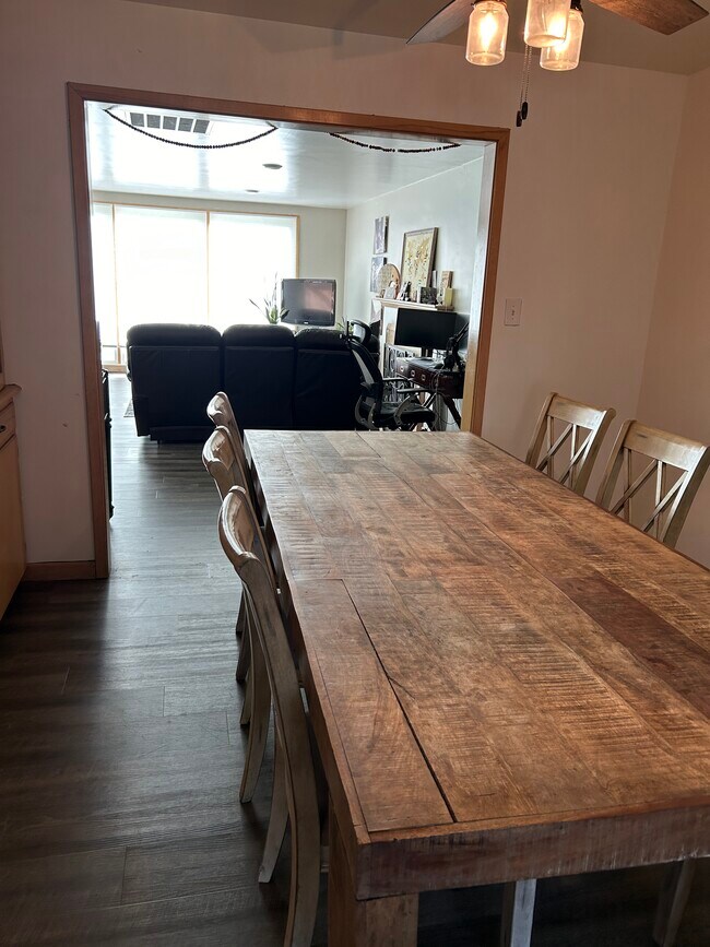 Building Photo - 892 N 1260 E