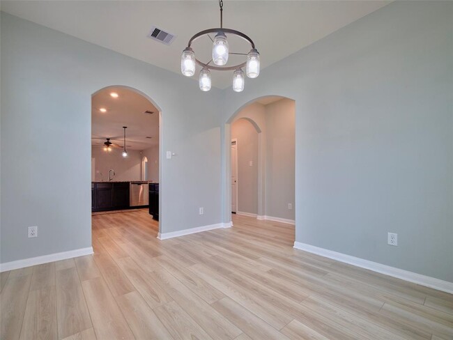 Building Photo - 8019 Vacek Meadows Loop