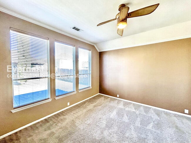 Building Photo - 2840 S Serrano