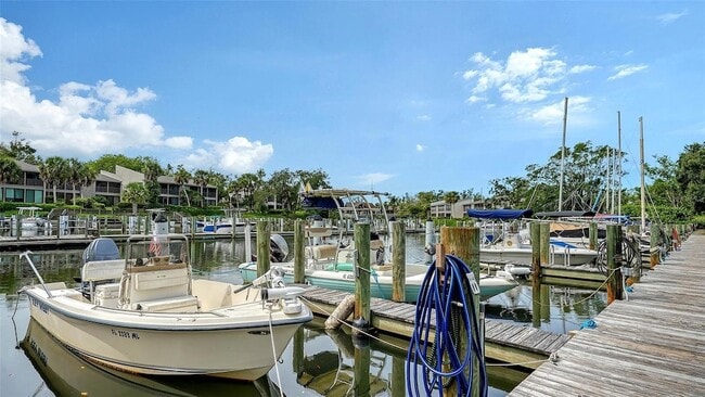 Building Photo - 1611 Clower Creek Dr