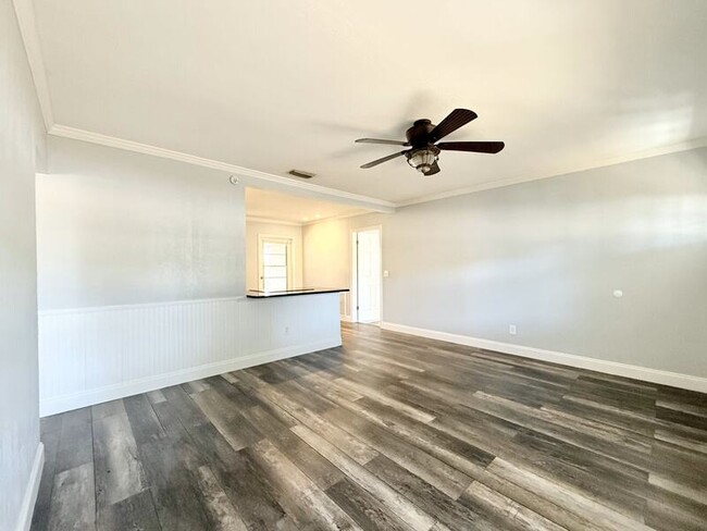 Building Photo - 1238 Bellevue Blvd