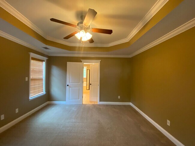 Building Photo - 4301 Kenilworth Cir