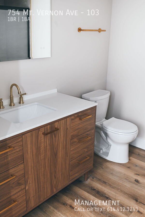 Building Photo - 754 Mt Vernon Ave