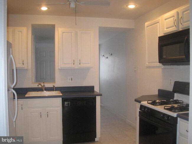 Building Photo - 1404 Woodall St
