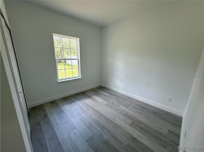 Building Photo - 8908 N Gilovu Dr