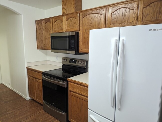 Building Photo - Beautiful Condo in Quiet Neighborhood - Small Pet Allowed