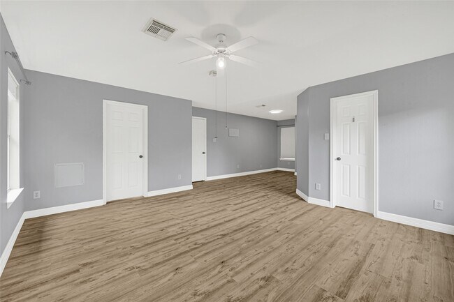 Building Photo - 3401 Pheasant Ln
