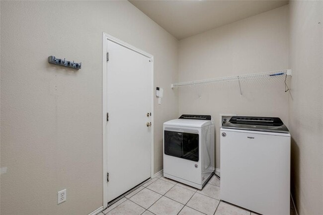 Building Photo - 8621 Neider Dr