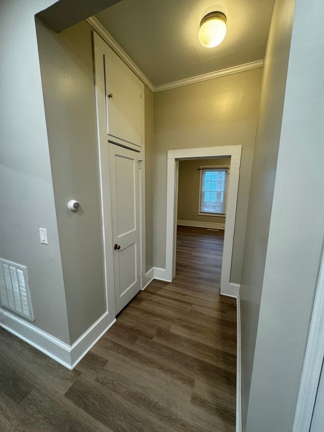 Building Photo - Fully remodeled, 2 bed 1 bath house, Walk to downtown Kannapolis!