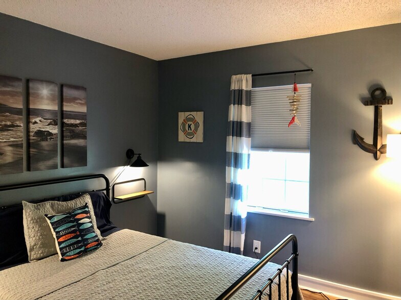 Building Photo - 6840 Blue Heron Blvd