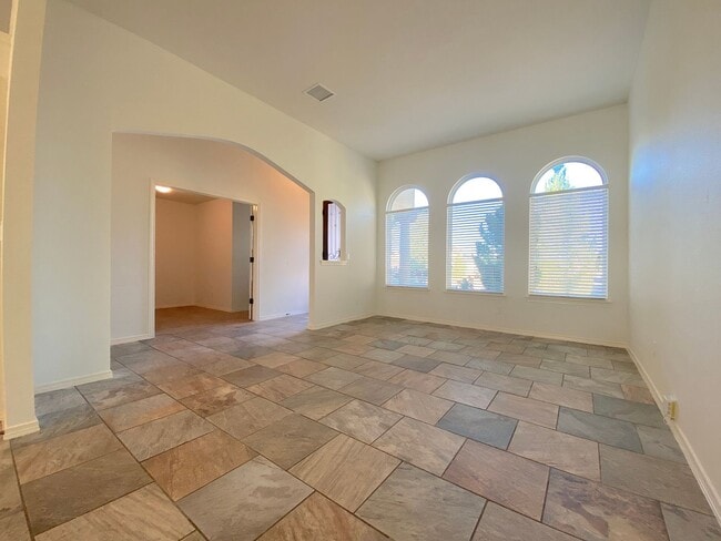 Building Photo - East El Paso 4 bed Refrig A/C with Solar Panels!