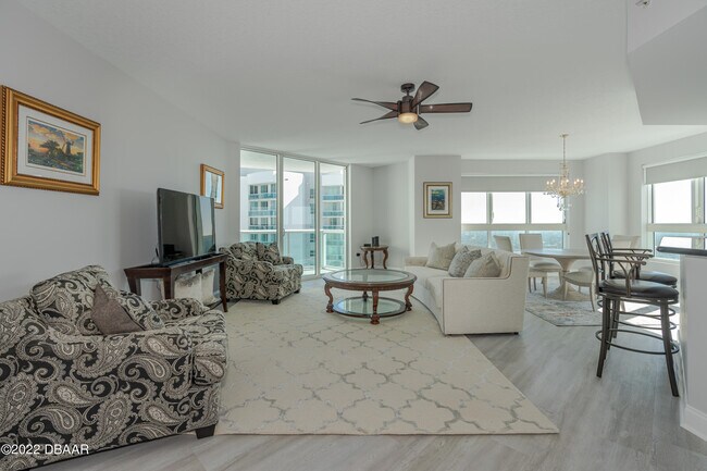 Building Photo - 241 Riverside Dr