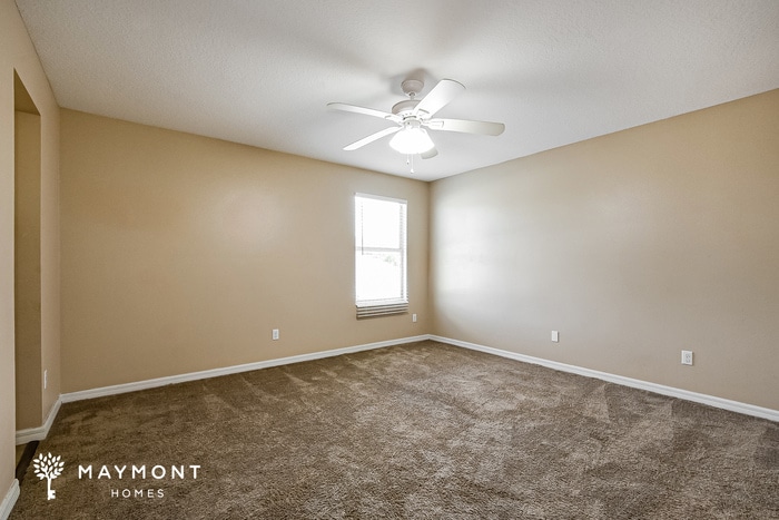 Building Photo - 2420 Plantation Oak Dr