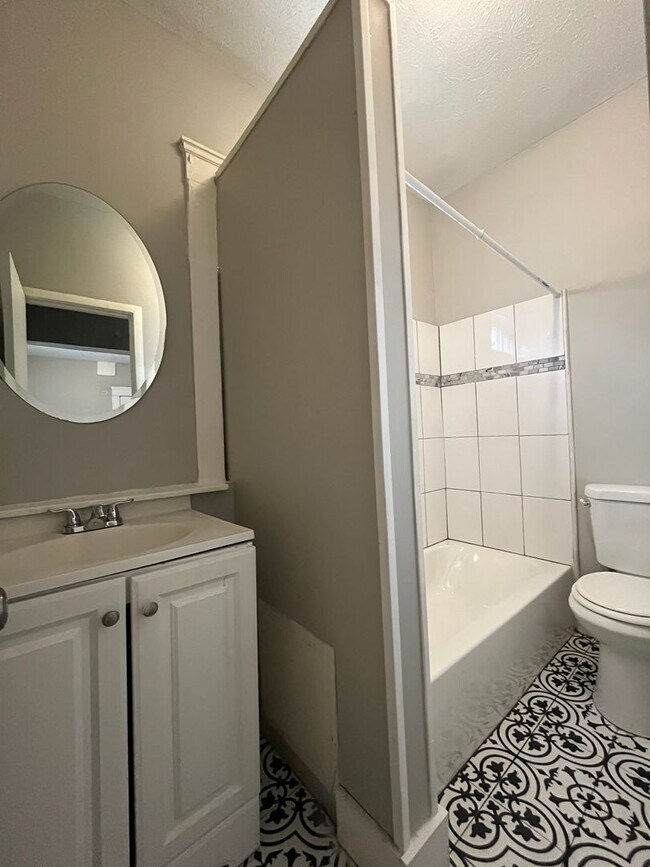 Building Photo - 3889 W.33rd