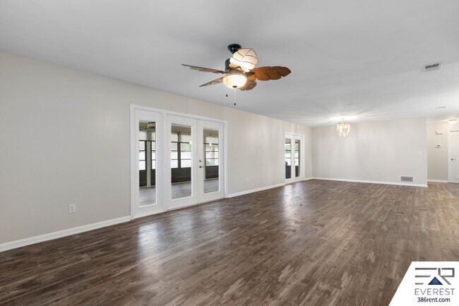 Building Photo - 19 Westford Ln