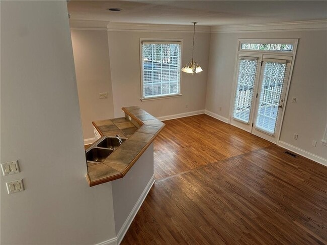 Building Photo - 1296 Dunwoody Cove